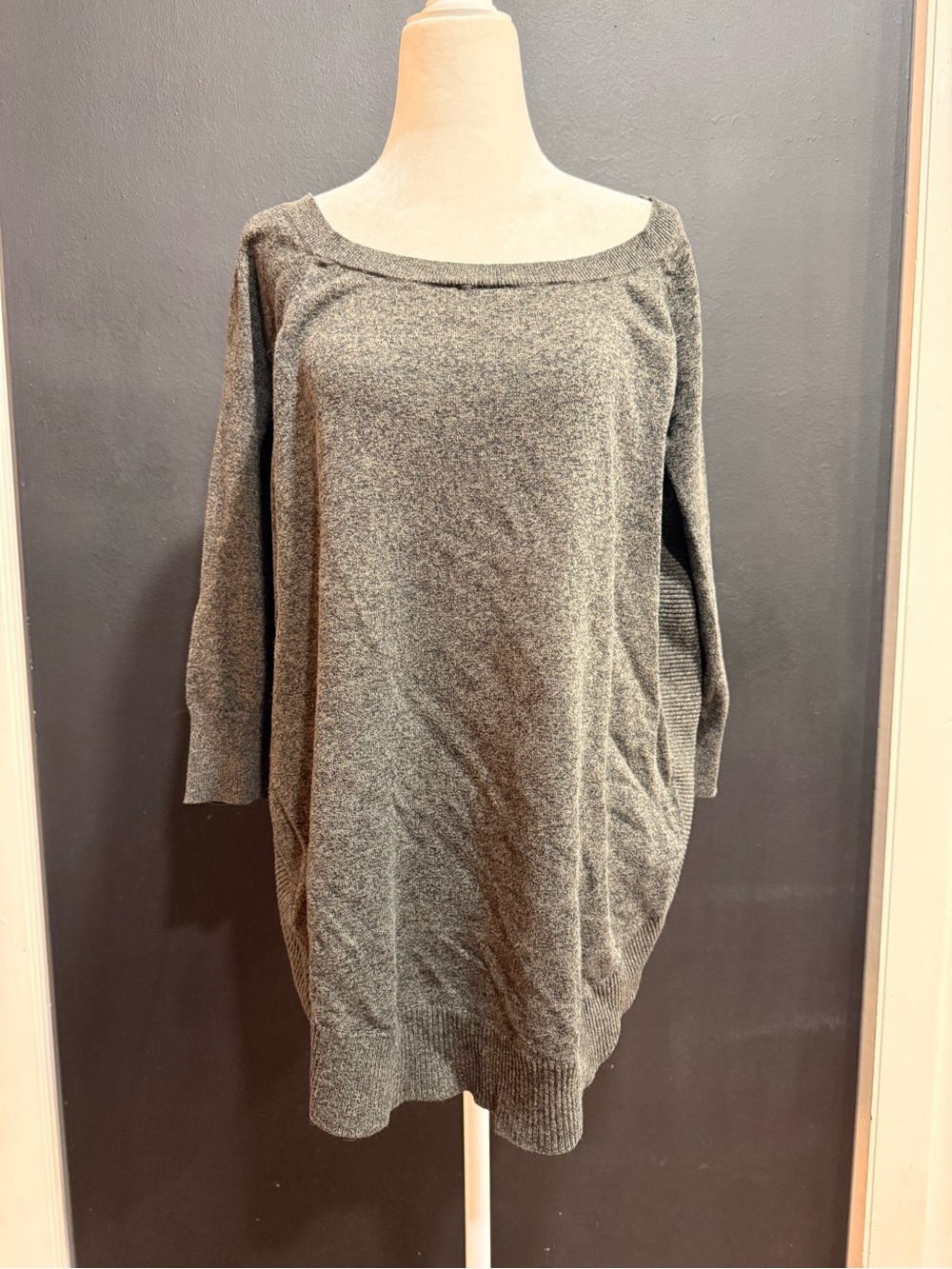 Express Off-the-Shoulder
Boatneck Sweater - heathered gray - M